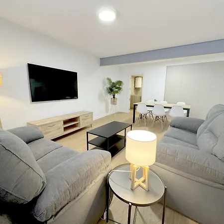 Amplio Con Parking Y En El Centro *